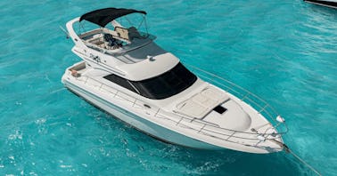 Explore Isla Mujeres best spots - Sea Ray F43