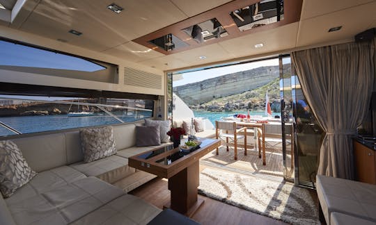 Iate Sunseeker Predator de 64 pés disponível para aluguel em Senglea, Malta