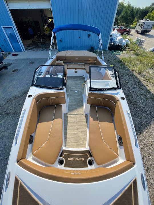 Premium Power Boat Rental - Glastron 205