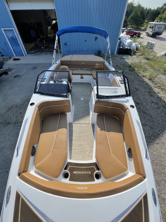 Premium Power Boat Rental - Glastron 205