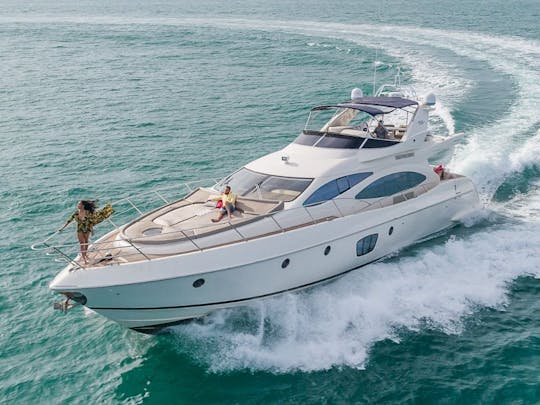 Azimut de 70 pies en Miami Beach: económico