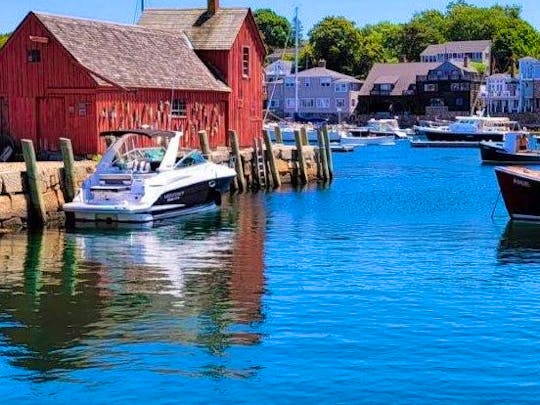 Beautiful 30ft Monterey Sport Yacht: Downtown Boston