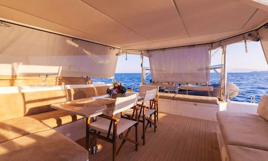  4-Cabin Catamaran for an Exclusive Getaway in Antalya KEMER