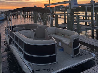 Cozy Bentley Pontoon For Crab Island! Ask For Free Floaties!