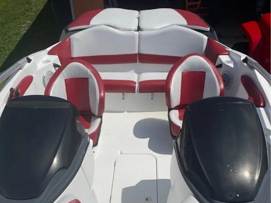Des sensations fortes sur l'eau : louez l'ultime jet boat Sea-Doo Speedster !