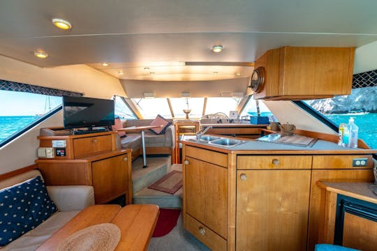 Bayliner 42ft Private Yacht 15Px