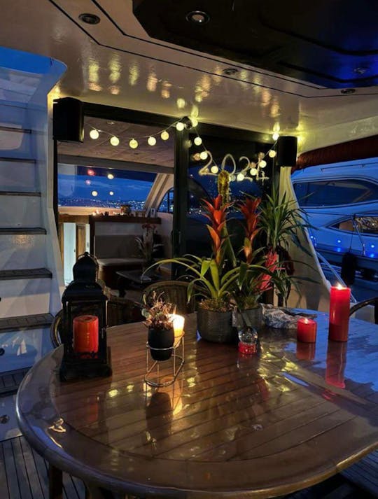 Iate de luxo de 52 pés para fretamento diário em Istambul 7/24