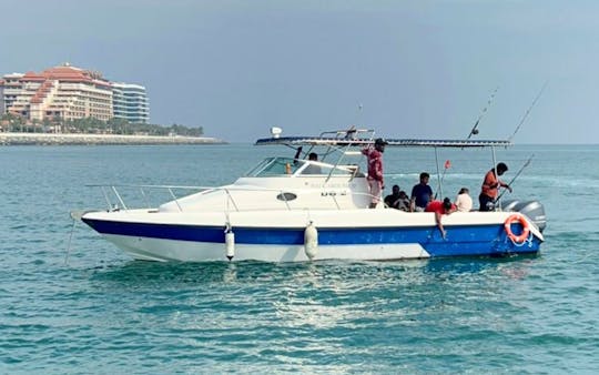 Location de bateaux de 33 pieds dans la marina de Dubaï — Idéal pour un maximum de 8 personnes