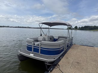 Get Lowe Pontoon with Captain 