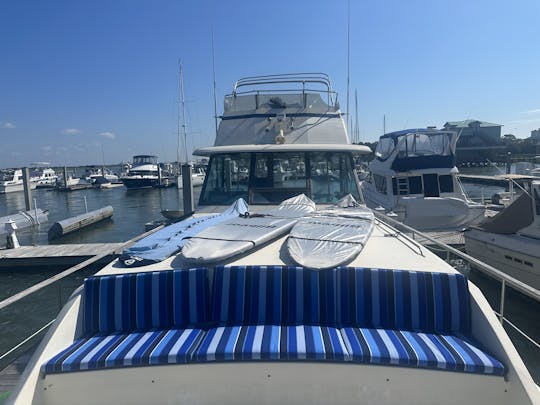 43ft Hatteras Yacht for Parties and Sightseeing!!