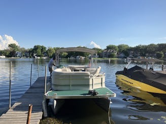 24 foot Parti Kraft pontoon