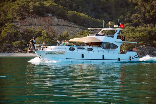 Antalaya Turquoise 60 Motor Yacht for 10 people
