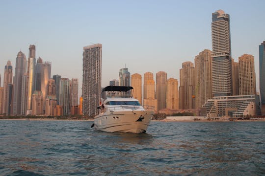 Méga yacht de luxe de 72 pieds pour 32 personnes à Dubaï, Émirats arabes unis