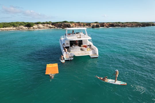 Tout nouveau catamaran à moteur ANGUILLA à 53 moteurs