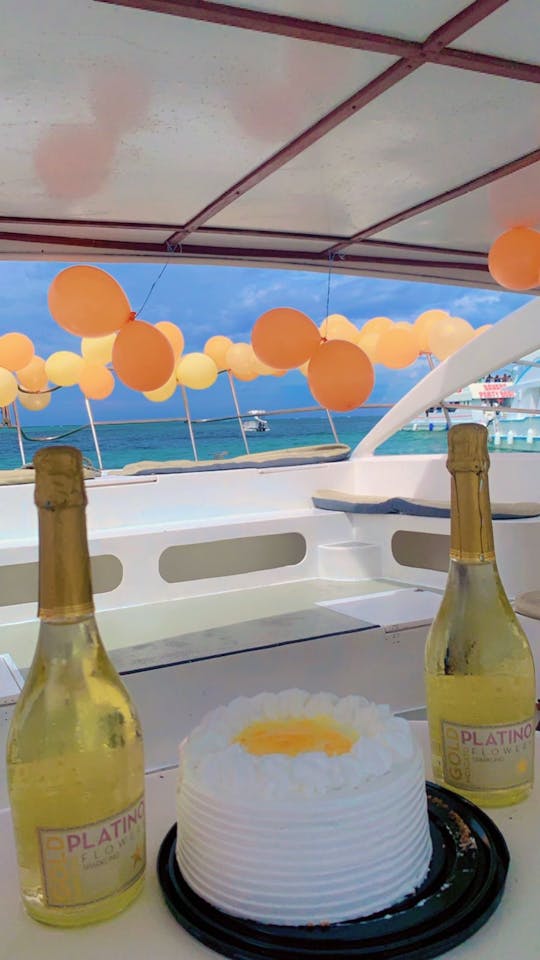 🥂🛥🔥 豪華なプライベートカタマラン-次の日の水上ツアーを当店でご予約ください！🏝️😎🥂☀️