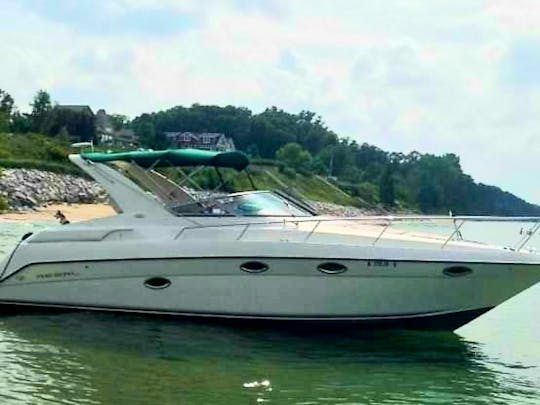 Boat Life Fun! 34' Regal Commodore Motor Yacht in Chicago, Illinois