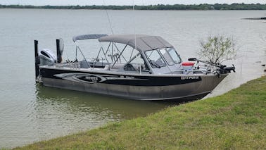 Motor Hewescraft Oceanpro de 250 HP de 25 pies en el lago Lewisville o Grapevine