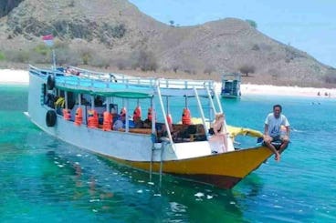 Crucero al atardecer y excursión de un día en Labuan Bajo