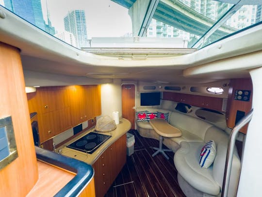 Profitez de Miami à bord d'un yacht à moteur Sundancer de 44 pieds ! ! !