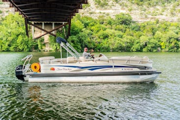 27ft Sun Tracker Tritoon Party Barge for up to 17 Guests *Only on Lake Austin*