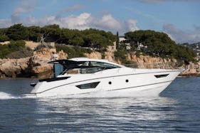 Beneteau GT46 Motor Yacht Rental in Saint-Tropez 