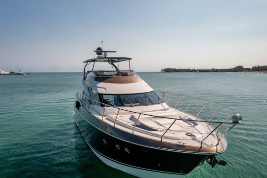 Yacht Flybridge Marquis 690 - Le meilleur de la marina de Miami Beach