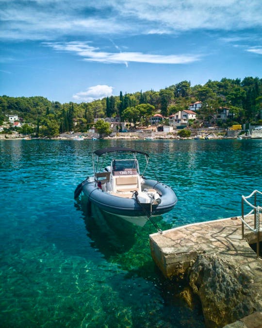 Marlin790 PRO RIB with 250 hp Outboard for rent in Hvar
