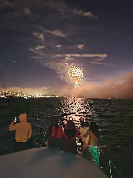 Explorez la baie de San Francisco sur une distance de 52 pieds. Yacht de luxe privé