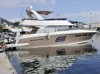 Yacht Flybridge de 64 pieds pour 20 personnes à Rio de Janeiro