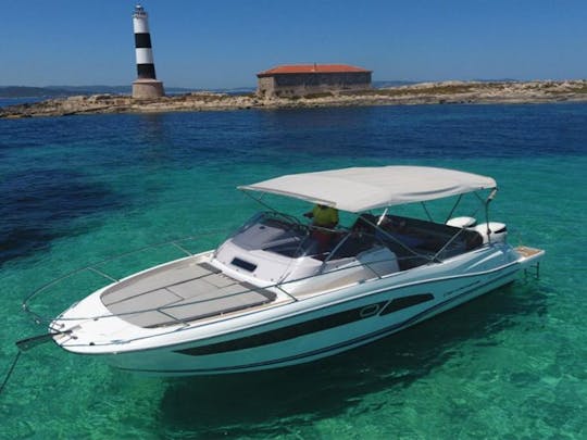 Location de yacht à moteur Cap Camarat 9.0 WA Thymar à Eivissa, Îles Baléares