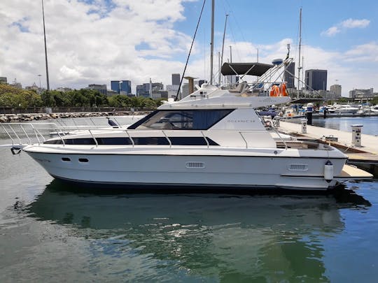 Alquiler de yate a motor Xfactor Oceanic de 36 pies en Río de Janeiro, Brasil