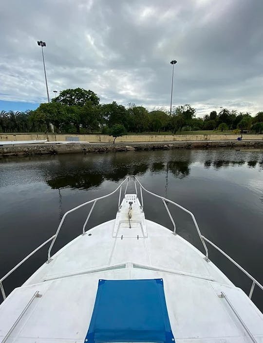 34ft Carbas Mar Retrô Speedboat Rental in Rio de Janeiro, Brazil