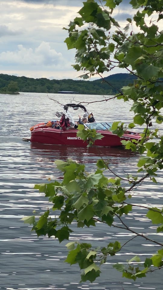 BATEAU DE SURF DE 25 PIEDS livré chez vous ! Extrême haut de gamme