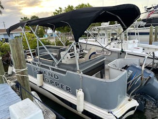 Profitez de la journée à bord d'un ponton Hurricane de 22 pieds, à Captiva, en Floride