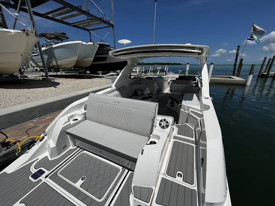 The Ultimate Day Boat for Sandbar Hopping & Cruising