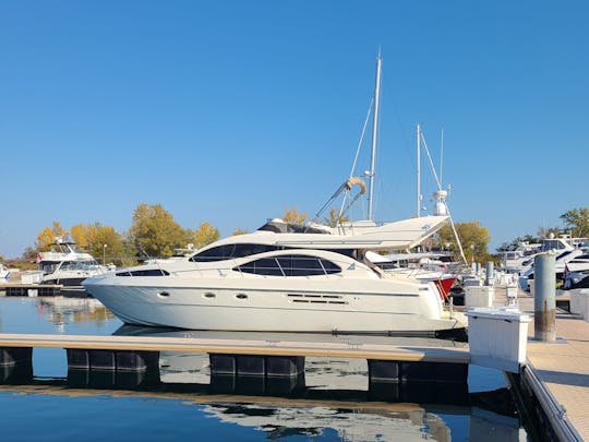 Executive Yacht, Privacy Assured, 49ft Azimut Yacht in Toronto