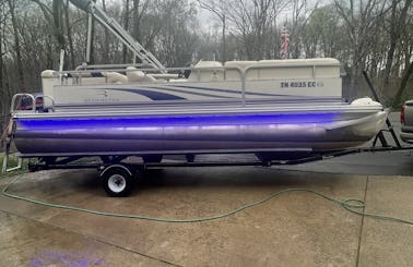 The perfect Pontoon for a day on the water!