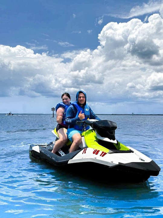 ¡La vida es una playa! ¡Déjate llevar al agua 🌊 | Alquila este Sea-Doo Spark