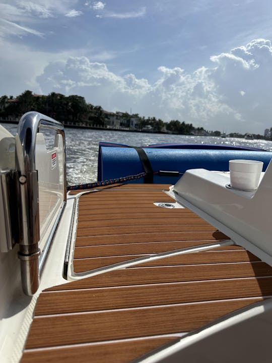 Affordable 26 foot Sea Ray Sundeck! Sandbars - Parties - Sightseeing! 