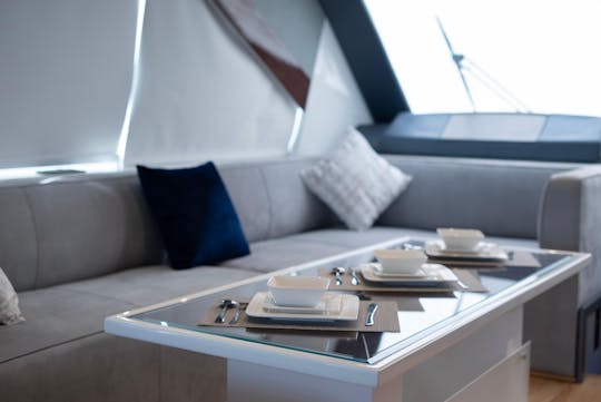 YACHT DE 75 pieds FLAMBANT NEUF DE 2024 À LOUER DISPONIBLE