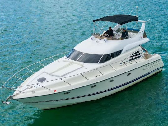 Aproveite Miami em 50FT SUNSEEKER MANHATTAN!