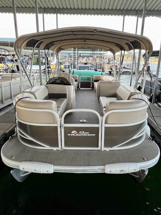 Barco flutuante de 24' | BARCO NOVO! | Capa Bimini completa para Shade | Devil's Cove Ready!