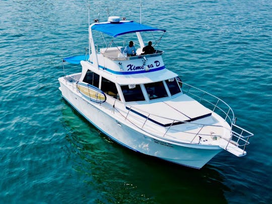 Lovely Uniflite 42 power boat in Puerto Vallarta