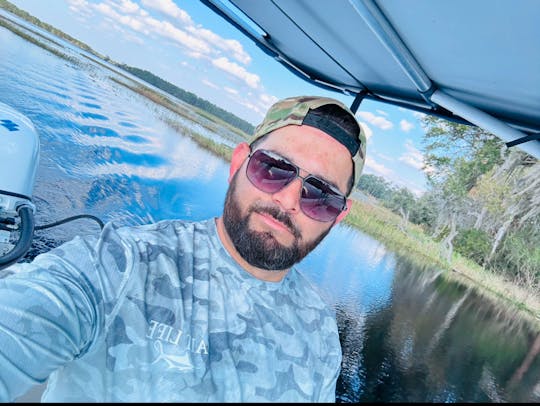 2023 Sundance B20CCR – The Ultimate Day on the Water for Family and Friends