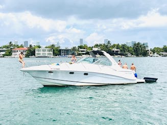 45ft Four Winns Motor Yacht. 1 Free hour or $150 Off 🏖 From Monday thru Friday!
