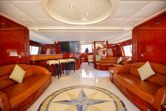 100ft  | 55 pax  | Spacious and luxurious rental yacht 
