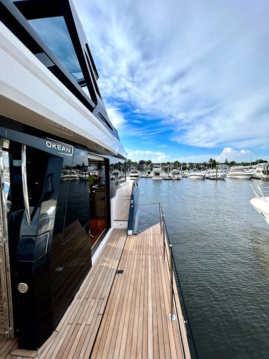 Location de yacht privé à Port Washington - Flybridge de 52 pieds sur l'océan