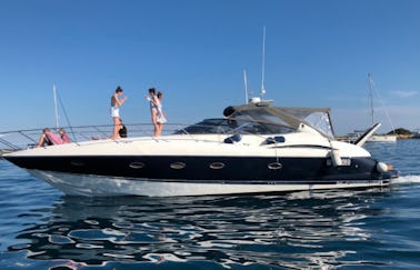 Location de yacht à moteur Sunseeker Camargue 44 à Saint-Tropez