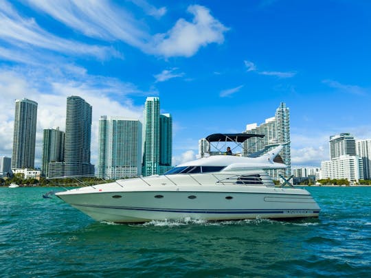 Yacht Sunseeker de 50 pieds | Miami Beach | Tout compris et sans frais cachés