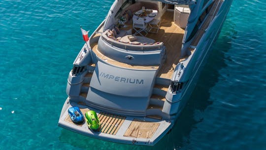 Location d'un méga-yacht de luxe Sunseeker Predator 68 sur la Côte d'Azur, France